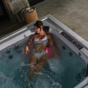 Jacuzzi® J-LX™ HOT TUB