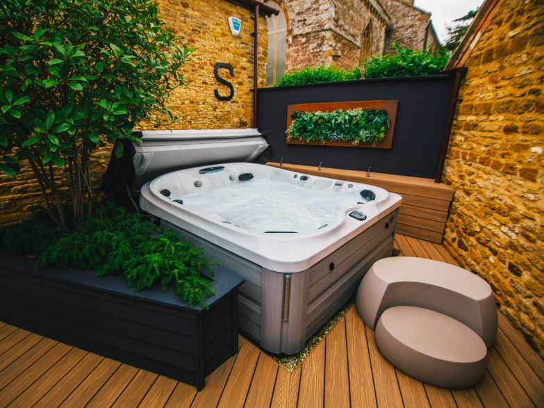 Hydrolife Jacuzzi Hot Tub